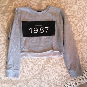 Crop sweatshirt!!